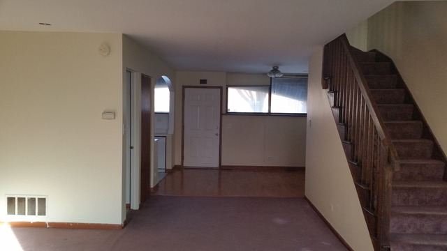 828 South May Street Chicago, IL 60607 - Photo 7 of 9 a view of an entryway