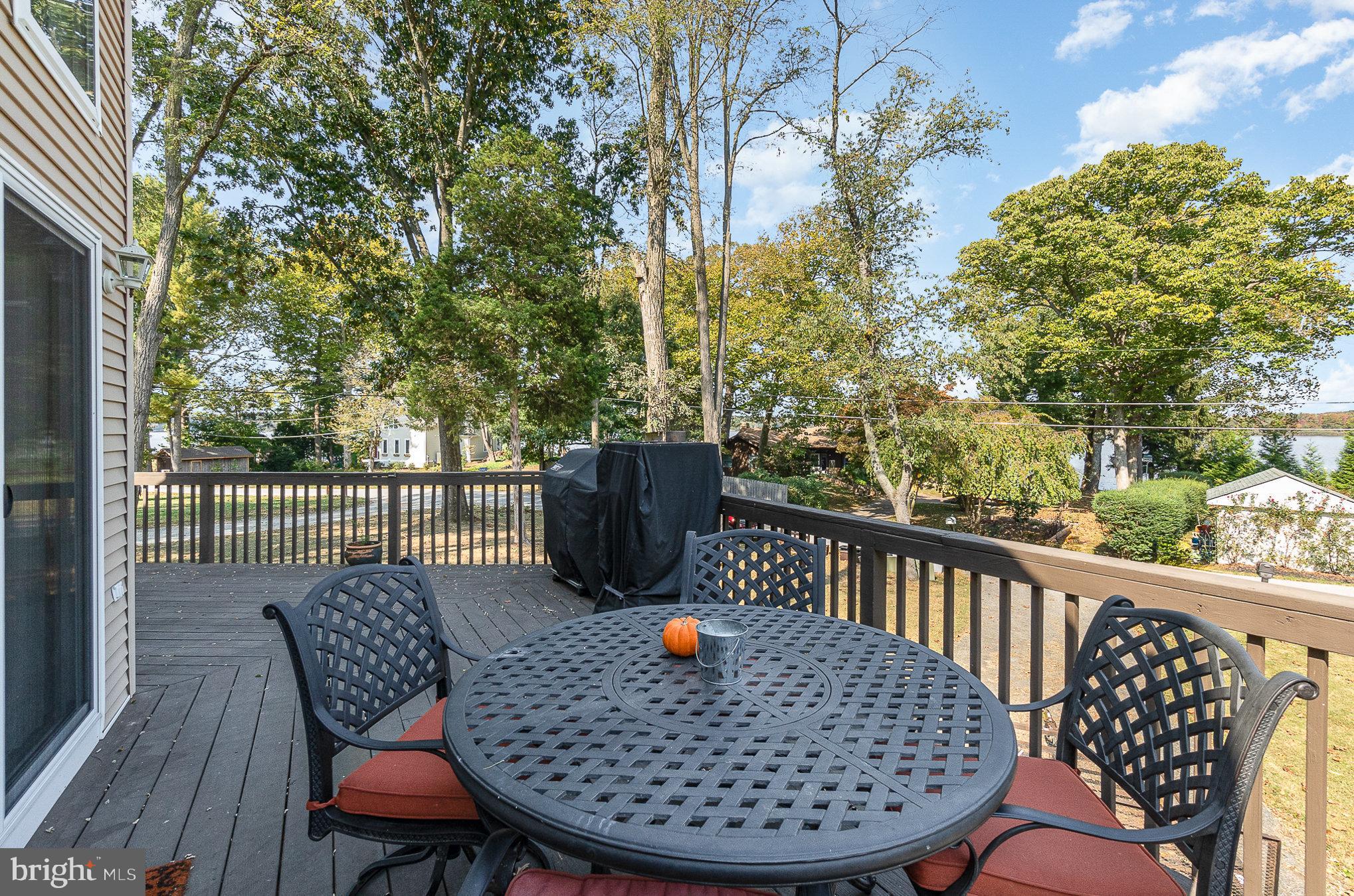 48 Knollwood Road Elkton, MD 21921 - Photo 31 of 51 Table set stays