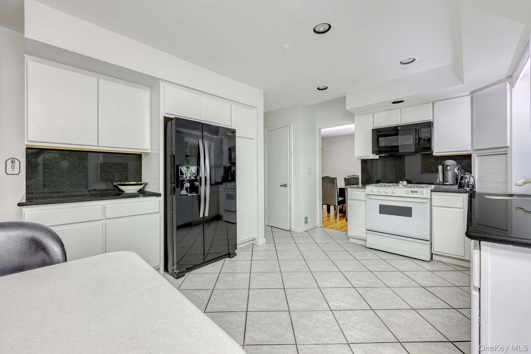 20 Dolphin Road New City, NY 10956 - Photo 8 of 25