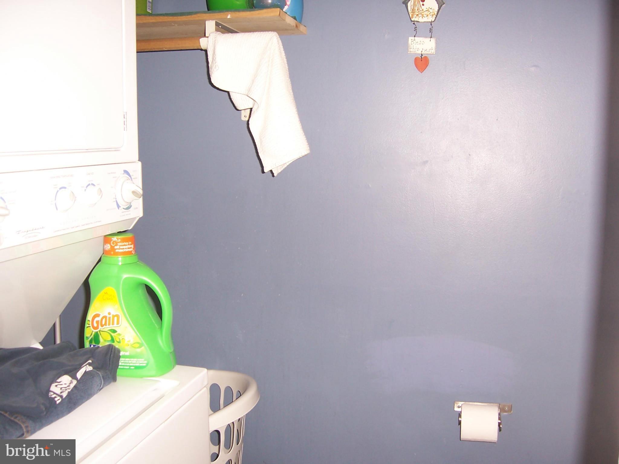 Downstairs 1/2 bath with laundry