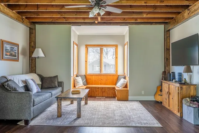 $1,200,000 | 168 Fontana Avenue, Fontana, WI 53125