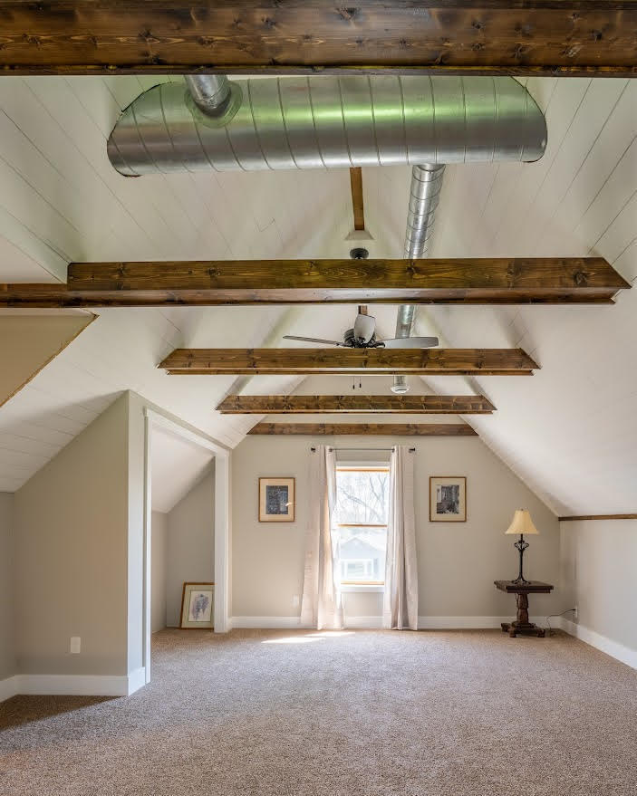 168 Fontana Avenue Fontana, WI 53125 - Photo 13 of 36 Upstairs