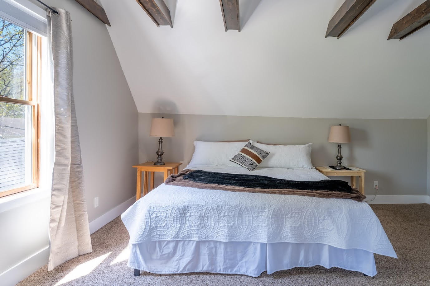 168 Fontana Avenue Fontana, WI 53125 - Photo 17 of 36 Bedroom2