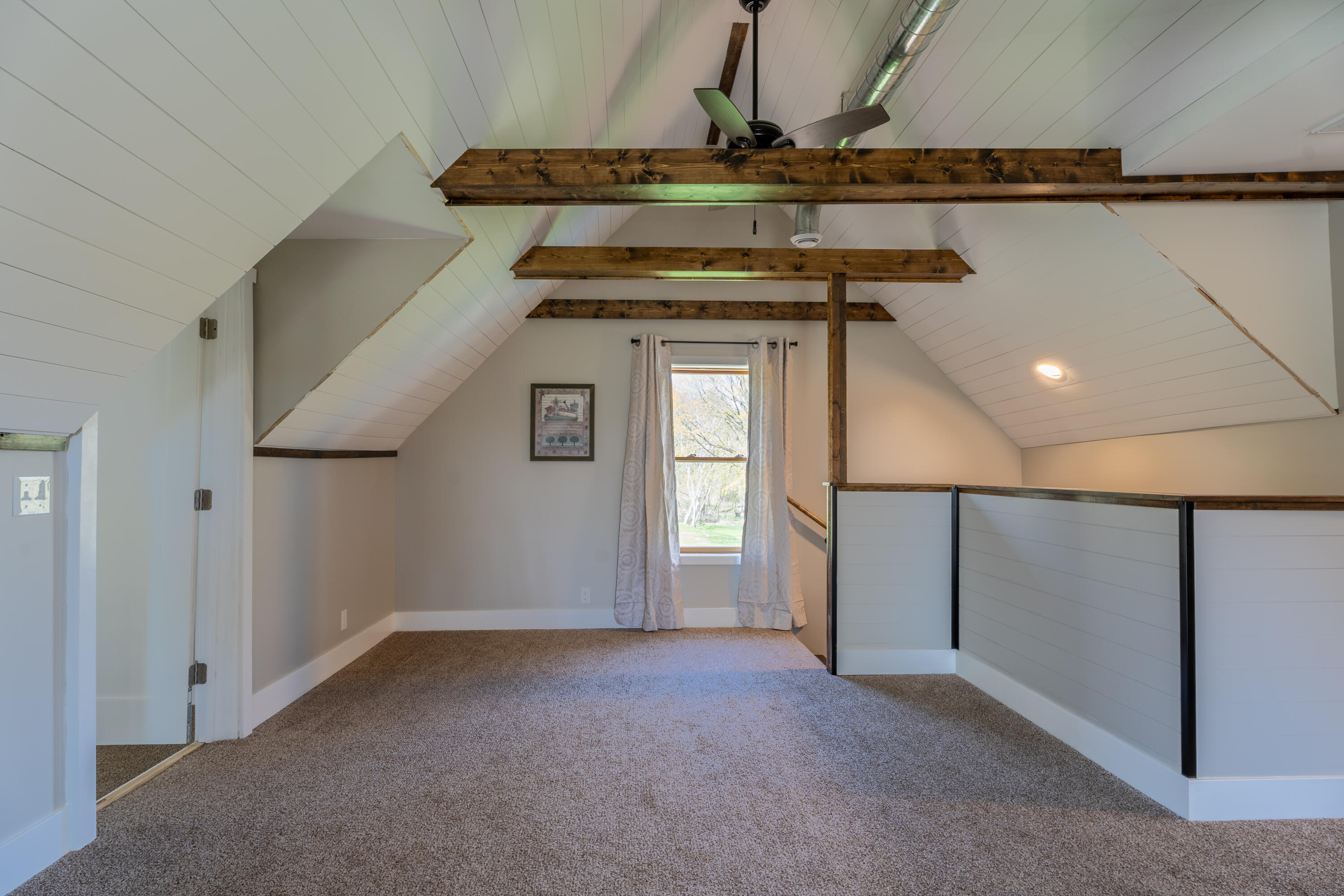 168 Fontana Avenue Fontana, WI 53125 - Photo 22 of 36 Upstairs Greatroom 2