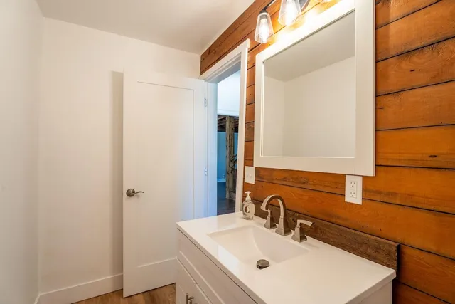 $1,200,000 | 168 Fontana Avenue, Fontana, WI 53125