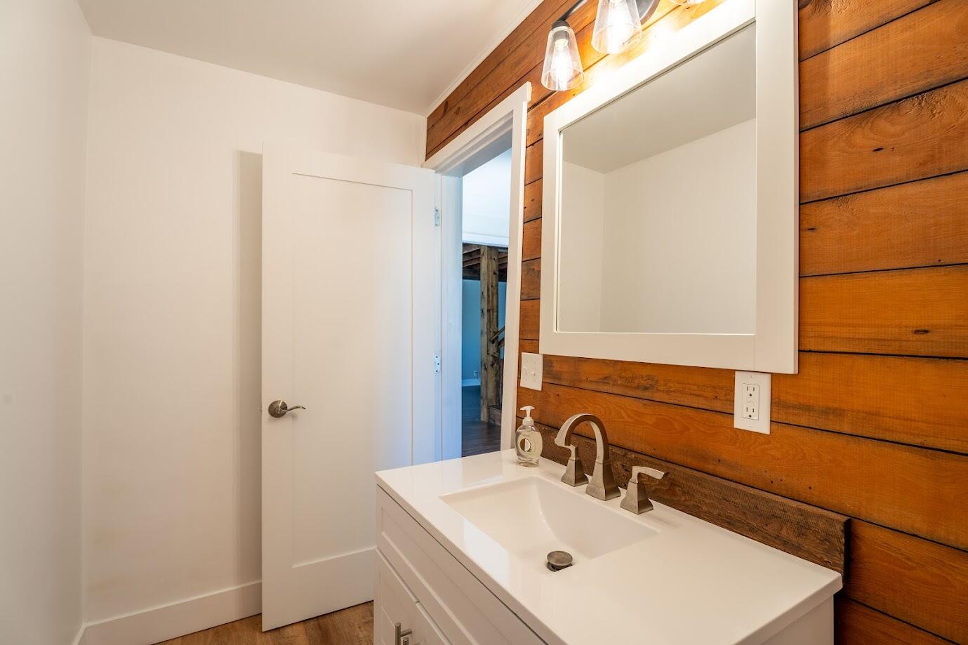 168 Fontana Avenue Fontana, WI 53125 - Photo 29 of 36 Half Bath