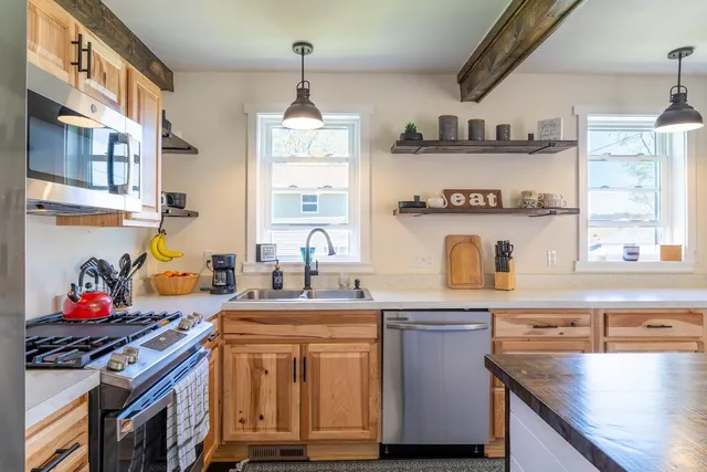 $1,200,000 | 168 Fontana Avenue, Fontana, WI 53125