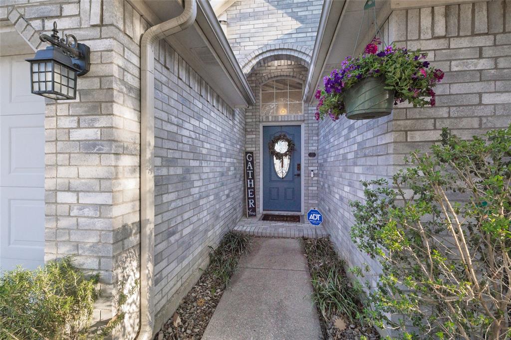 4809 Rincon Way Fort Worth, TX 76137 - Photo 2 of 32