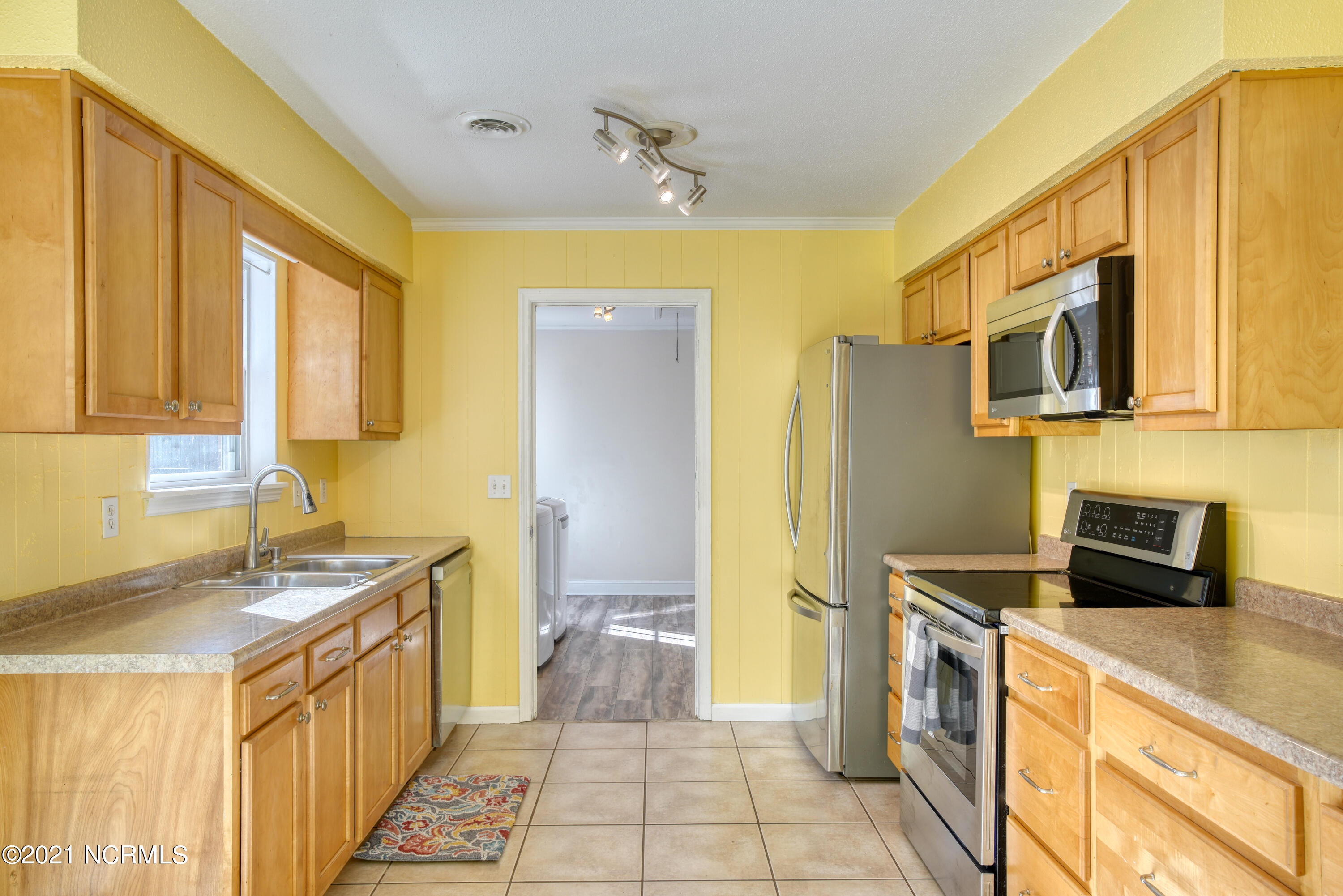 221 Richelieu Road Wilmington, NC 28412 - Photo 6 of 17 221 Richelieu-9
