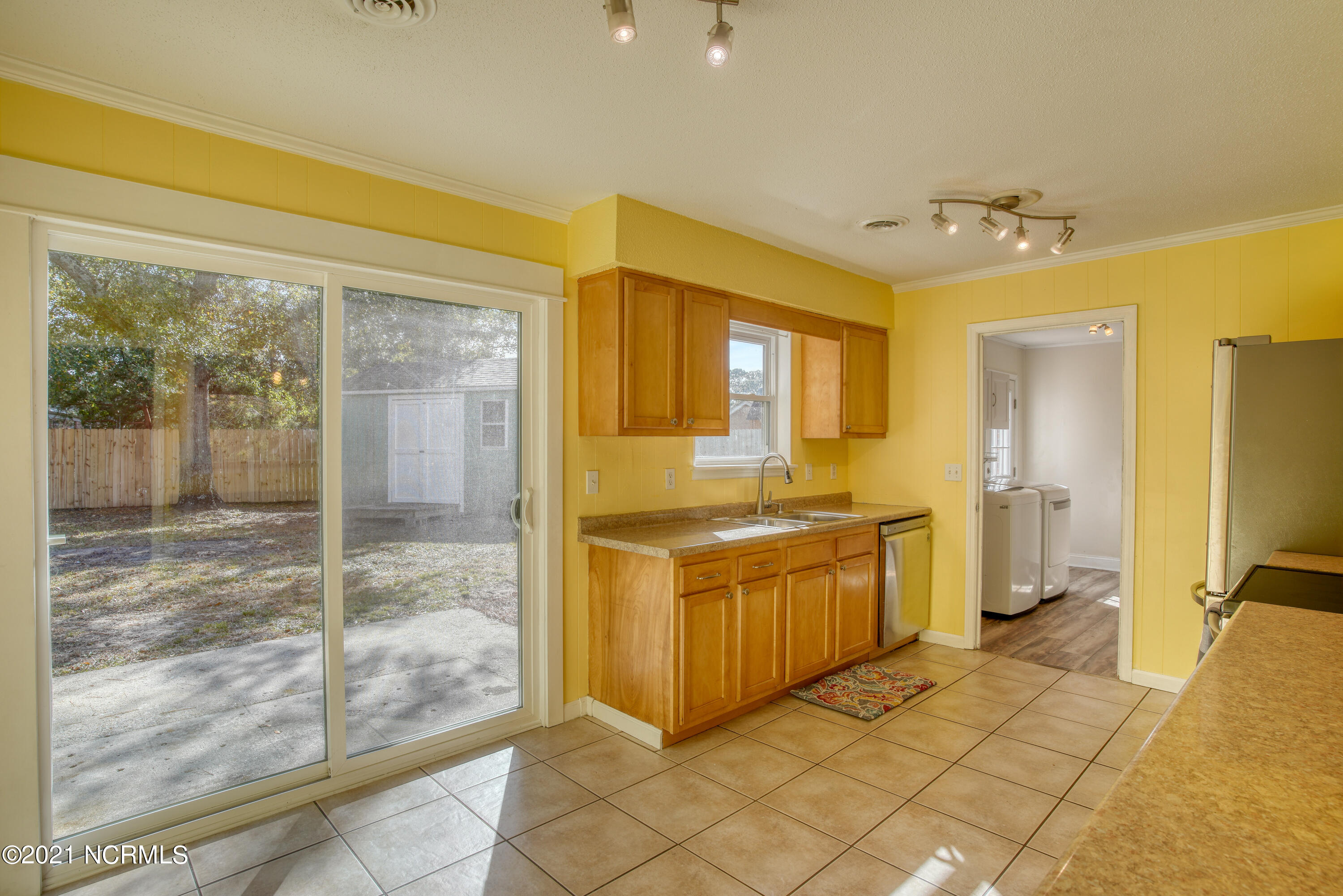 221 Richelieu Road Wilmington, NC 28412 - Photo 7 of 17 221 Richelieu-10