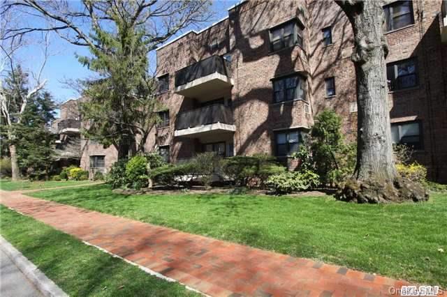 75 Knightsbridge Road, Unit 3B Great Neck, NY 11021 - Photo 1 of 1 Gallery Image 1