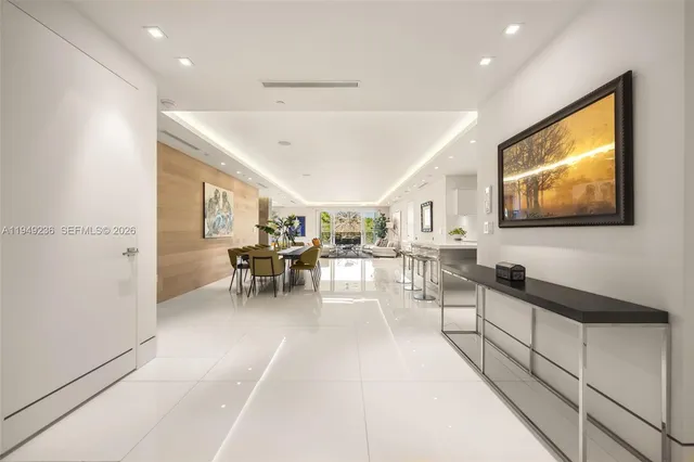 $2,700,000 | 3535 Hiawatha Avenue, Unit 305, Coconut Grove, FL 33133