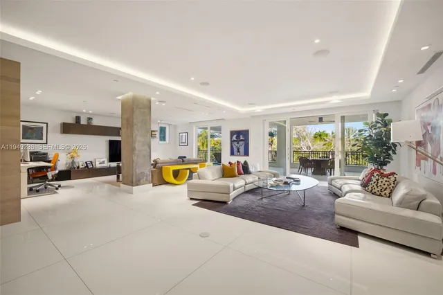 $2,700,000 | 3535 Hiawatha Avenue, Unit 305, Coconut Grove, FL 33133