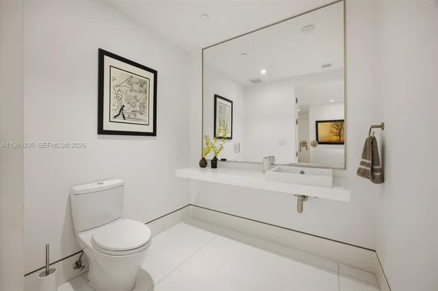 $2,700,000 | 3535 Hiawatha Avenue, Unit 305, Coconut Grove, FL 33133