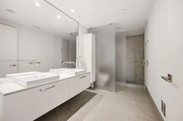 $2,700,000 | 3535 Hiawatha Avenue, Unit 305, Coconut Grove, FL 33133