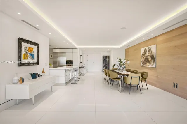 $2,700,000 | 3535 Hiawatha Avenue, Unit 305, Coconut Grove, FL 33133