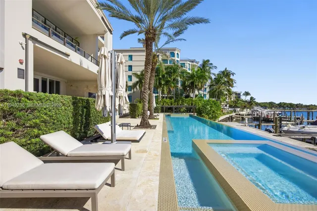 $2,700,000 | 3535 Hiawatha Avenue, Unit 305, Coconut Grove, FL 33133