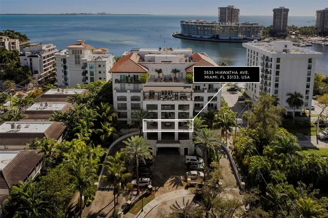 $2,700,000 | 3535 Hiawatha Avenue, Unit 305, Coconut Grove, FL 33133