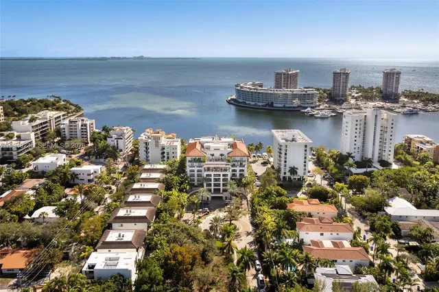 $2,700,000 | 3535 Hiawatha Avenue, Unit 305, Coconut Grove, FL 33133