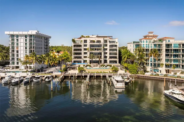 $2,700,000 | 3535 Hiawatha Avenue, Unit 305, Coconut Grove, FL 33133