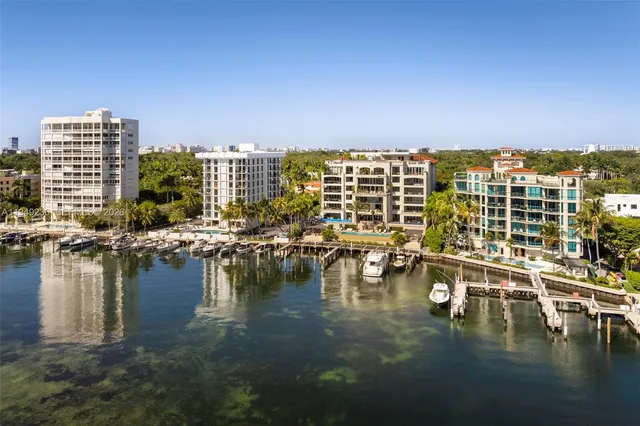 $2,700,000 | 3535 Hiawatha Avenue, Unit 305, Coconut Grove, FL 33133