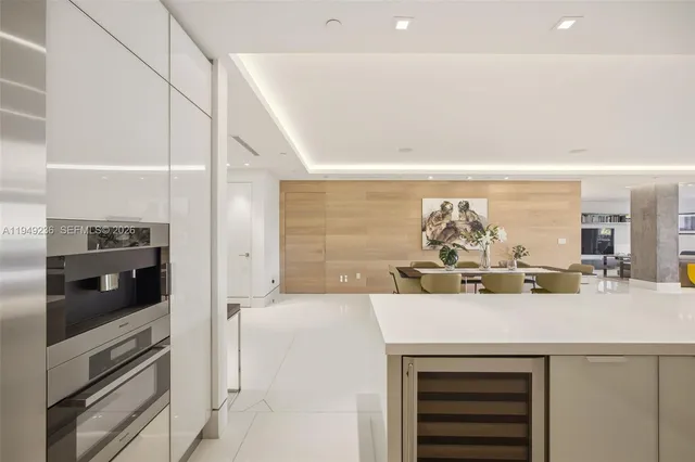 $2,700,000 | 3535 Hiawatha Avenue, Unit 305, Coconut Grove, FL 33133