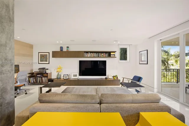 $2,700,000 | 3535 Hiawatha Avenue, Unit 305, Coconut Grove, FL 33133