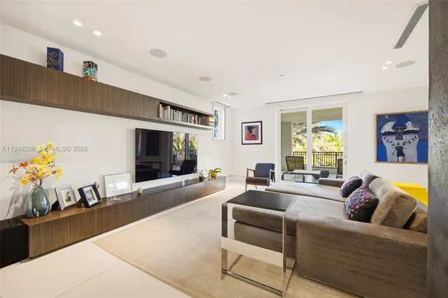 $2,700,000 | 3535 Hiawatha Avenue, Unit 305, Coconut Grove, FL 33133