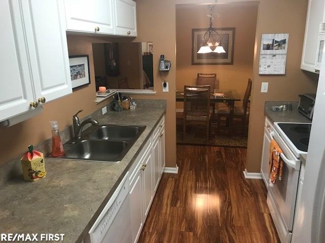 3550 Oakmonte Boulevard Rochester, MI 48306 - Photo 3 of 17