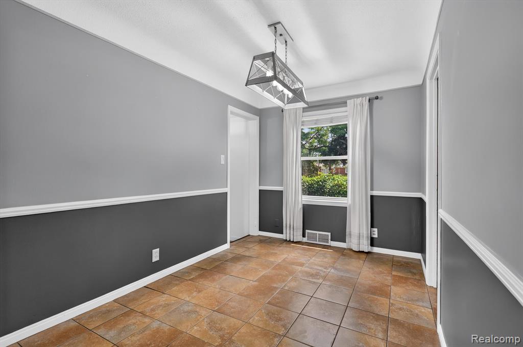 1215 Goddard Road Wyandotte, MI 48192 - Photo 23 of 49