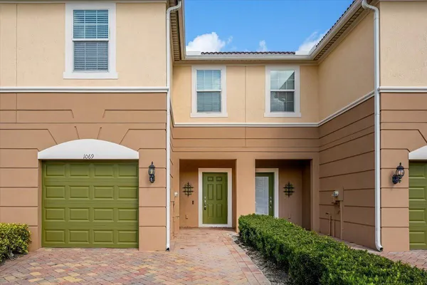 $299,900 | 1069 Normandie Way, Vero Beach, FL 32960