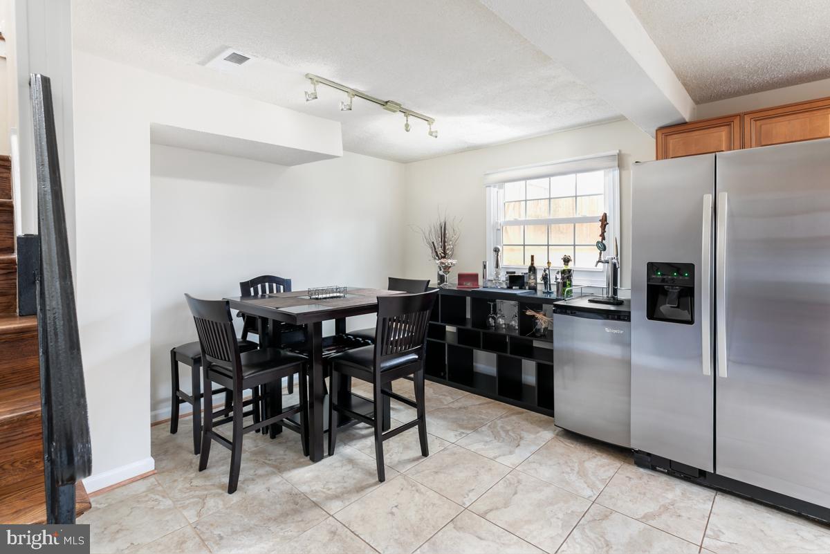 4336 Granby Road Woodbridge, VA 22193 - Photo 12 of 23 Dining room