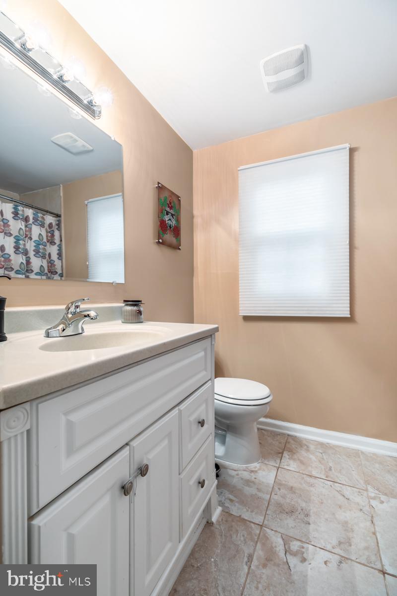 4336 Granby Road Woodbridge, VA 22193 - Photo 14 of 23 Lower level full bath