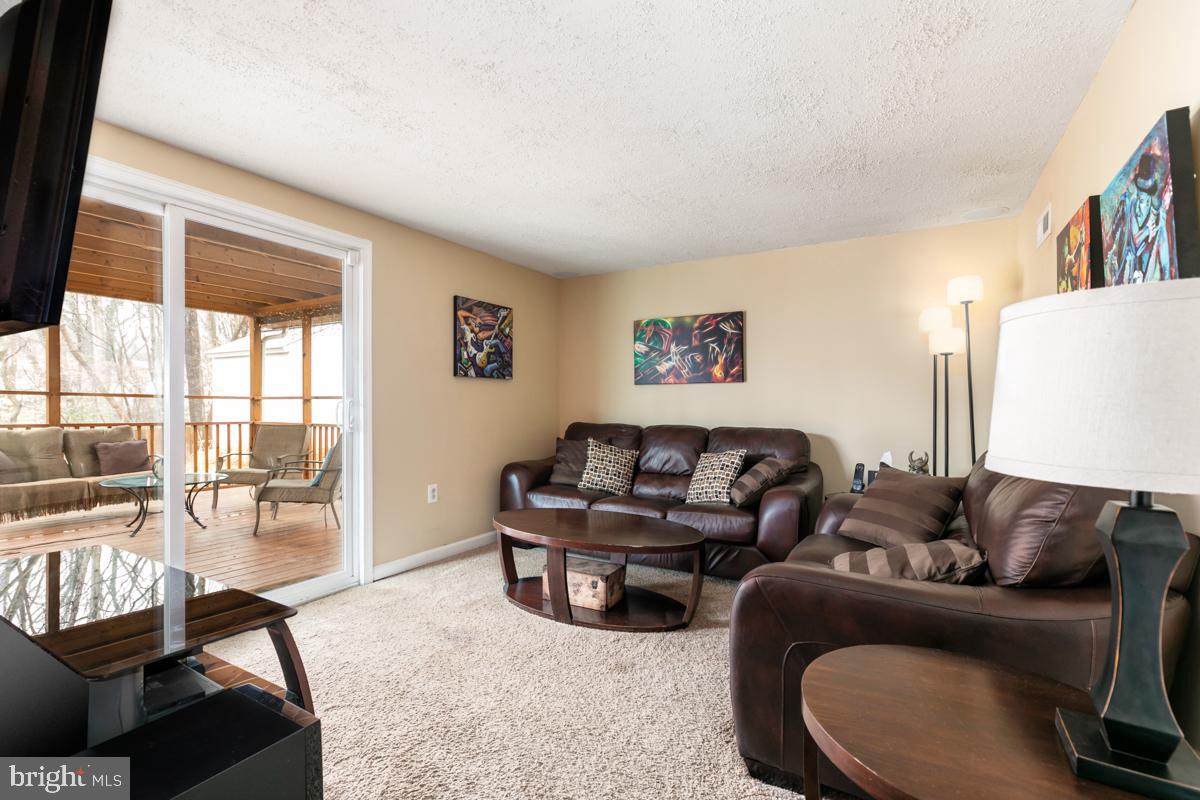 4336 Granby Road Woodbridge, VA 22193 - Photo 15 of 23 Family room
