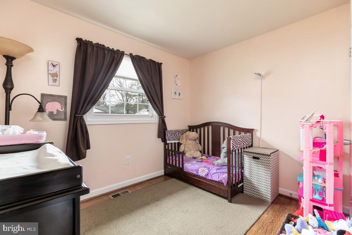 4336 Granby Road Woodbridge, VA 22193 - Photo 8 of 23 Third bedroom w/hardwood