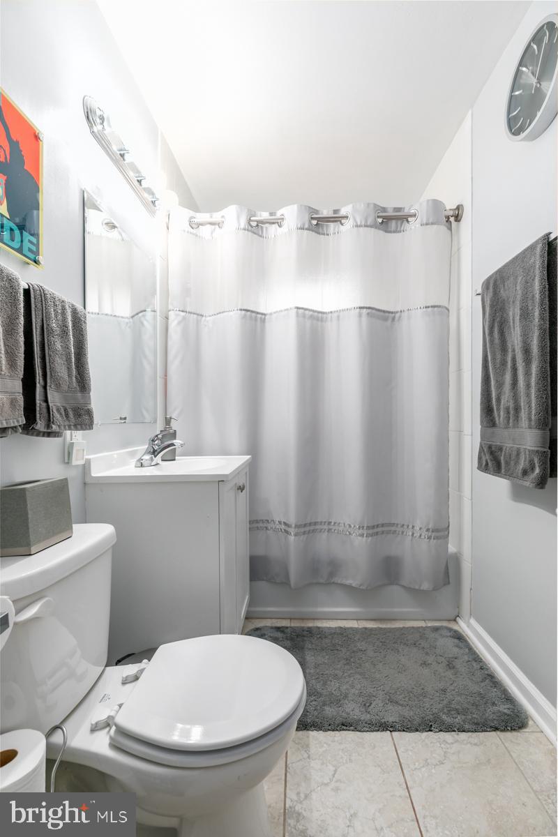 4336 Granby Road Woodbridge, VA 22193 - Photo 9 of 23 Main level full bath