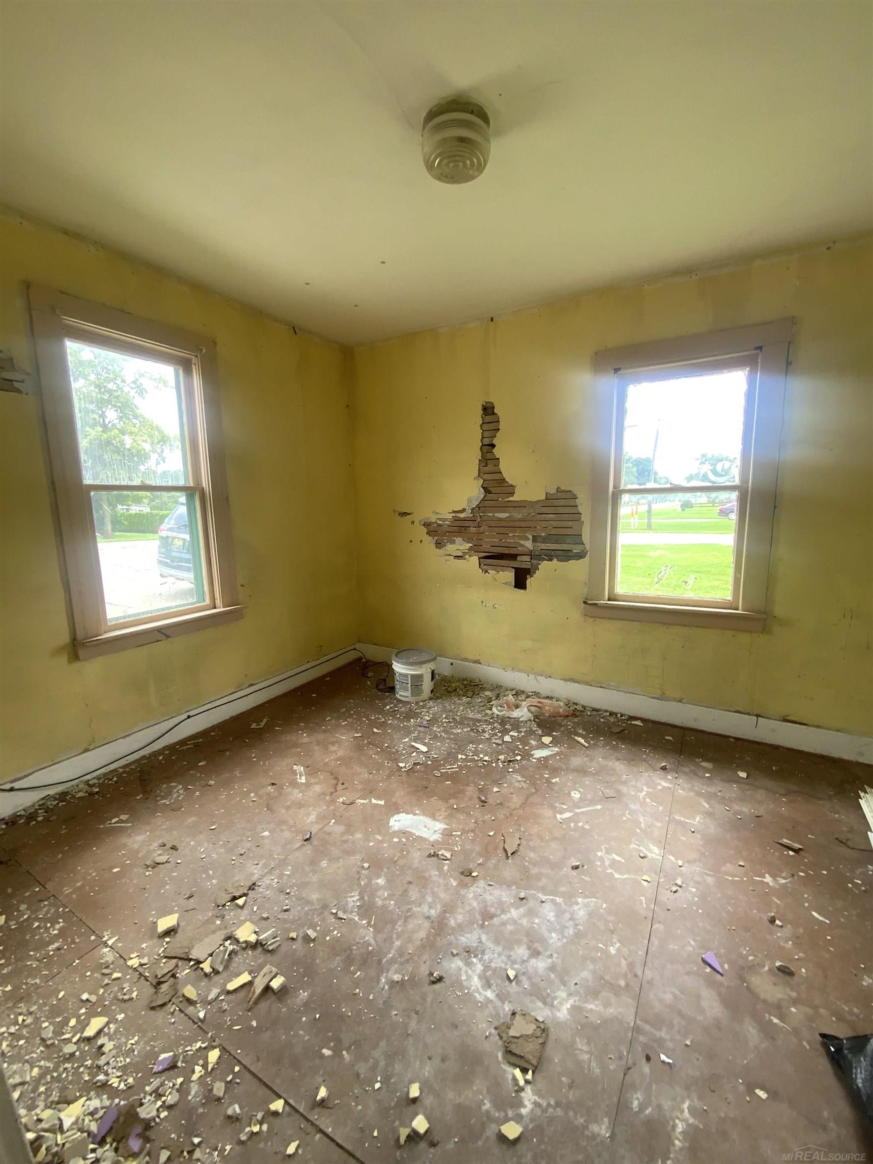 36 West Lapeer Road Peck, MI 48466 - Photo 5 of 6 50149723-41d97def-40a2-4d15-85e5-1ddb936b46fc.JPG