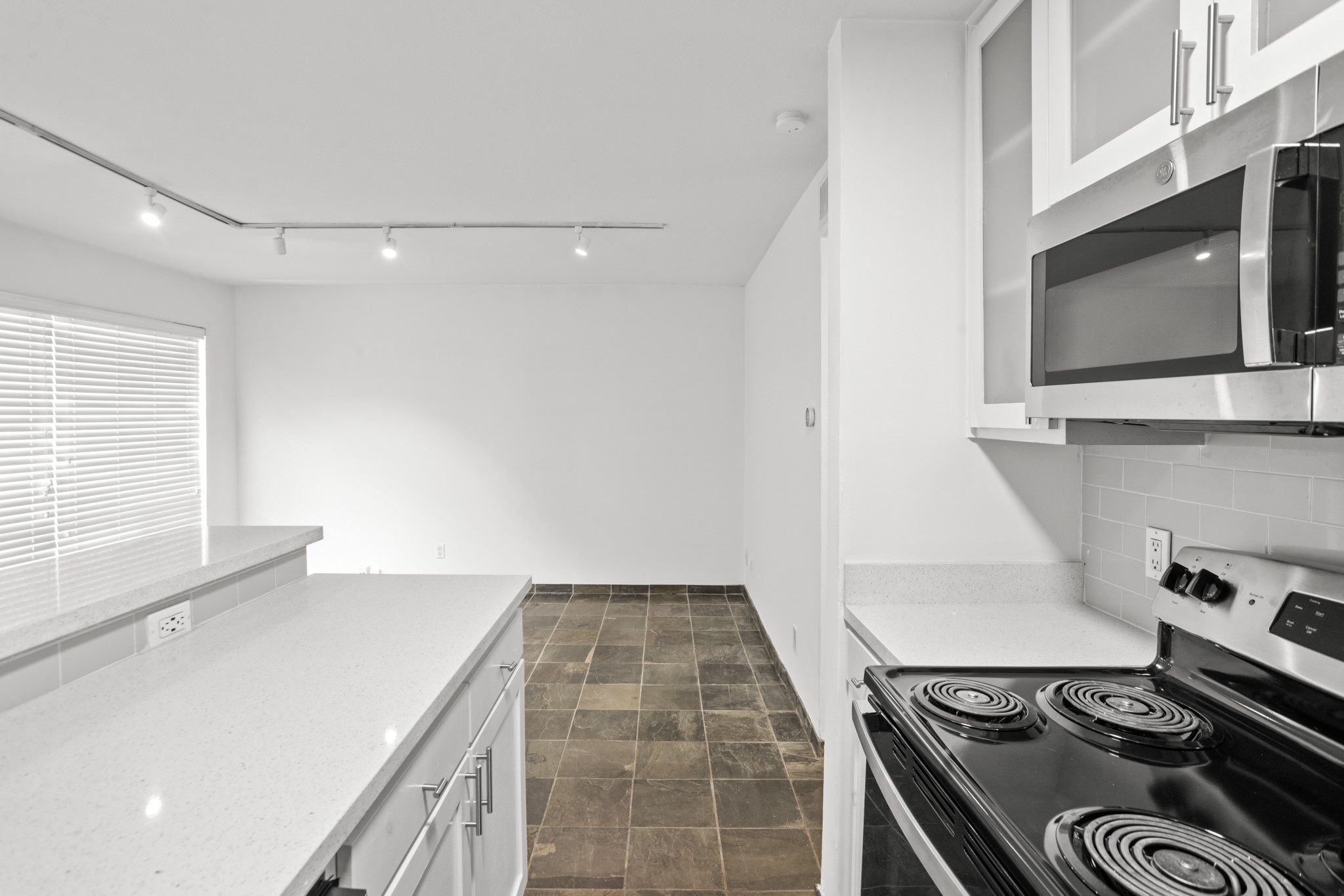 3602 Garrott Street, Unit 3 Houston, TX 77006 - Photo 11 of 34