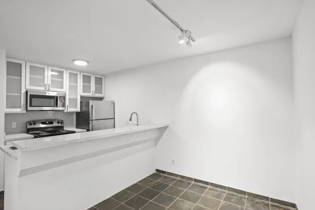 $1,200 | 3602 Garrott Street, Unit 3, Houston, TX 77006