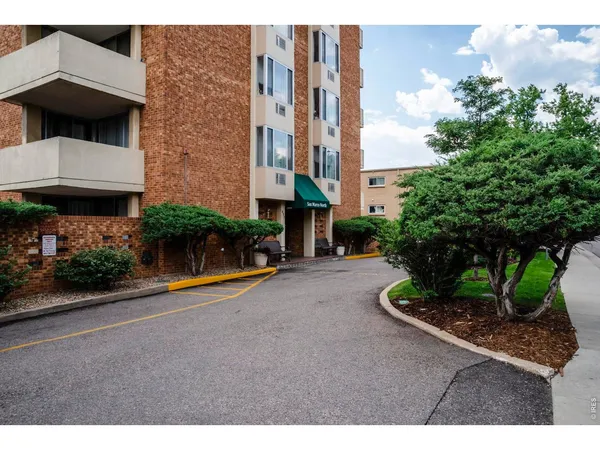 $400,000 | 850 20th Street, Unit 406, Boulder, CO 80302