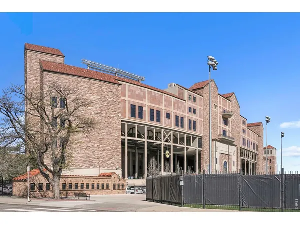 $400,000 | 850 20th Street, Unit 406, Boulder, CO 80302