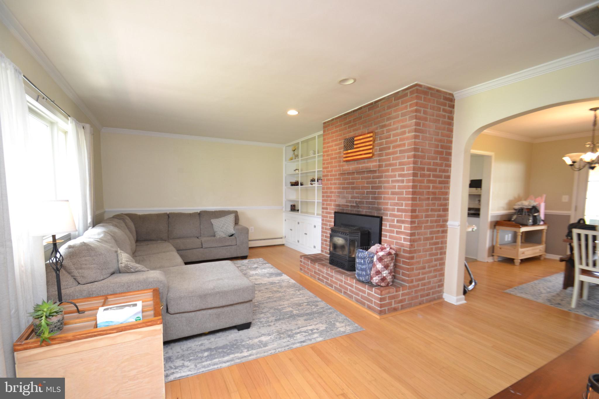 339 Hook Road Westminster, MD 21157 - Photo 7 of 44 Living Room with Built-ins