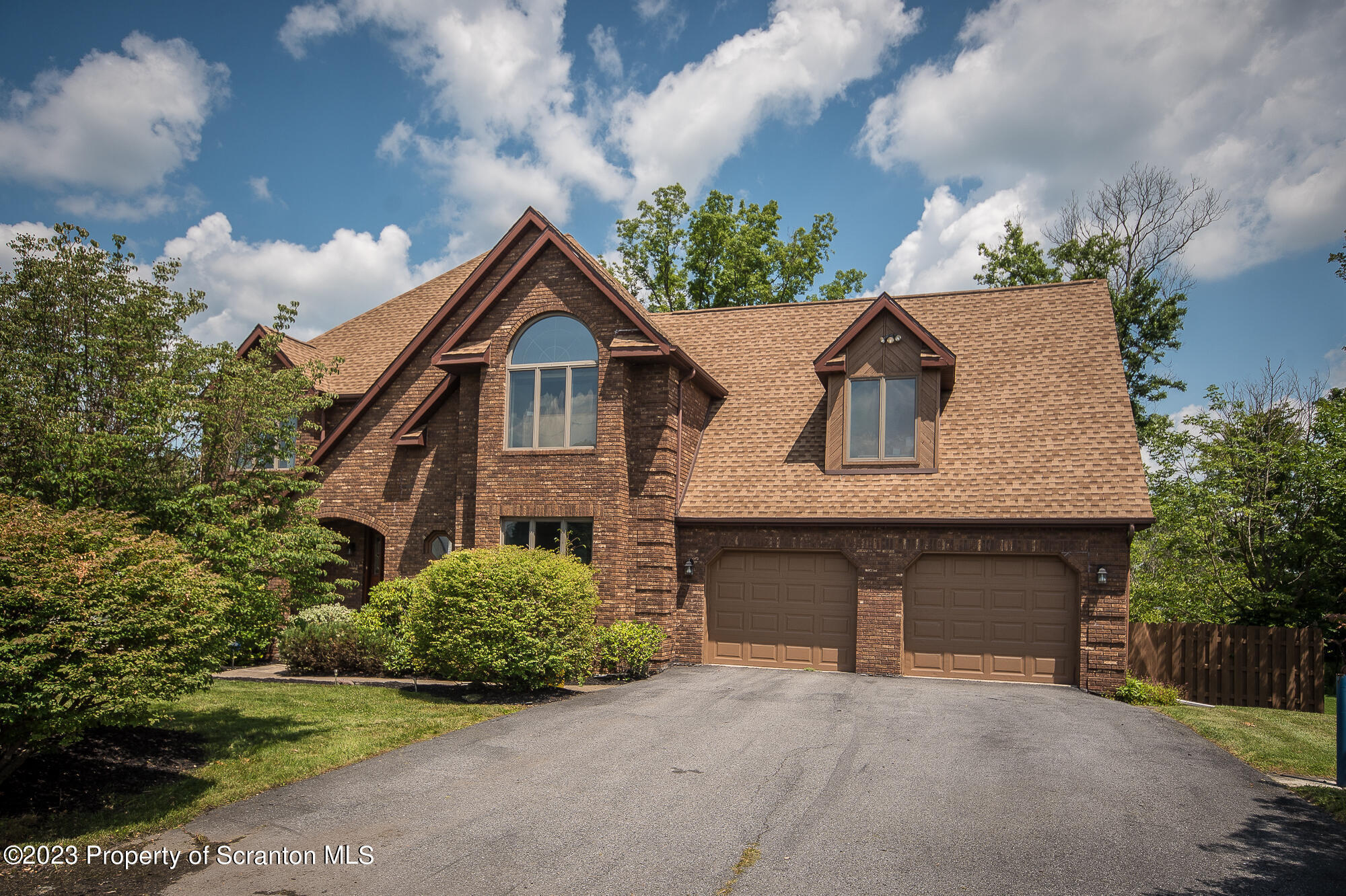 601 Hampton Road Clarks Summit, PA 18411 - Photo 2 of 23 Front