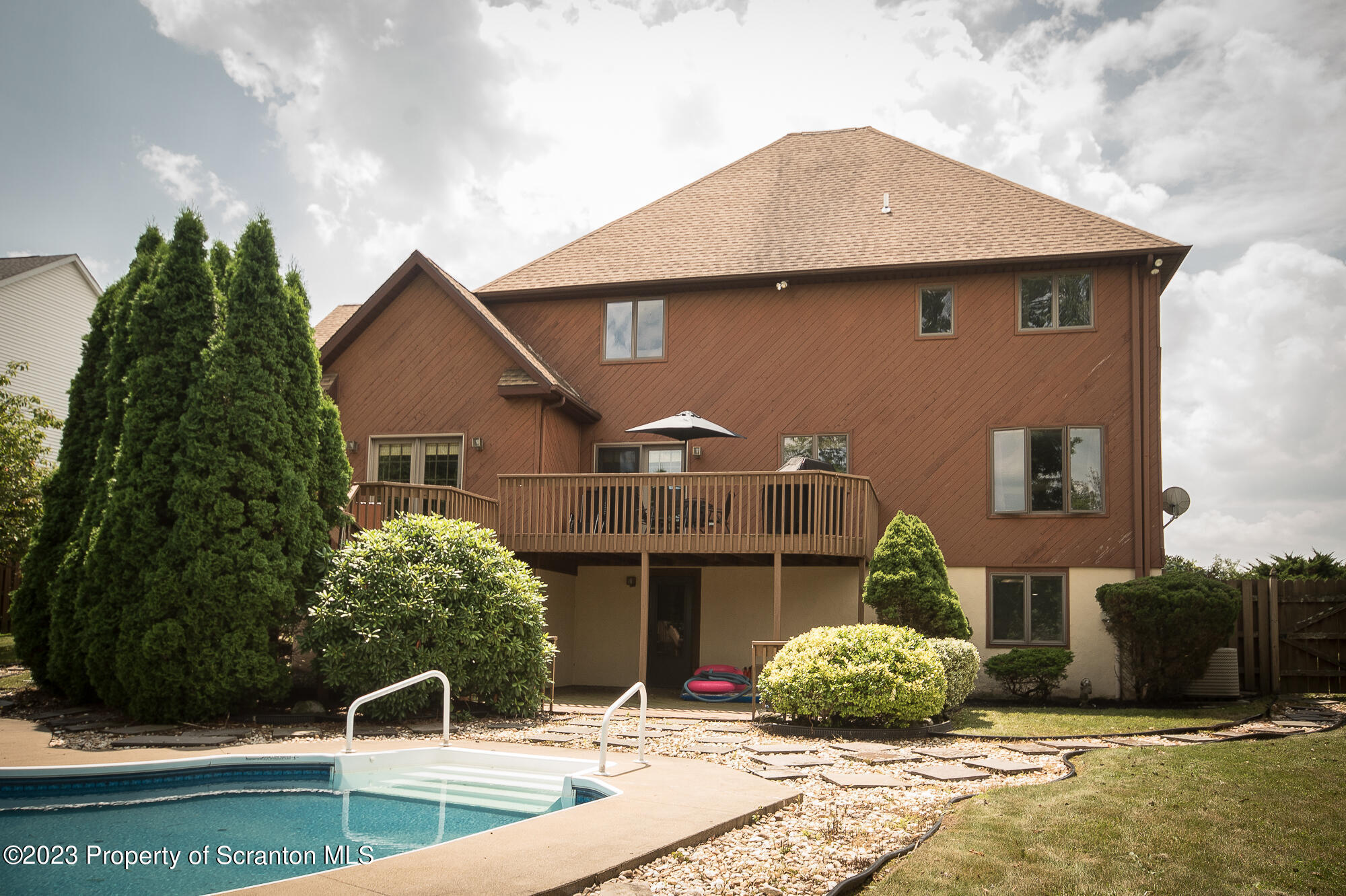601 Hampton Road Clarks Summit, PA 18411 - Photo 23 of 23 Rear
