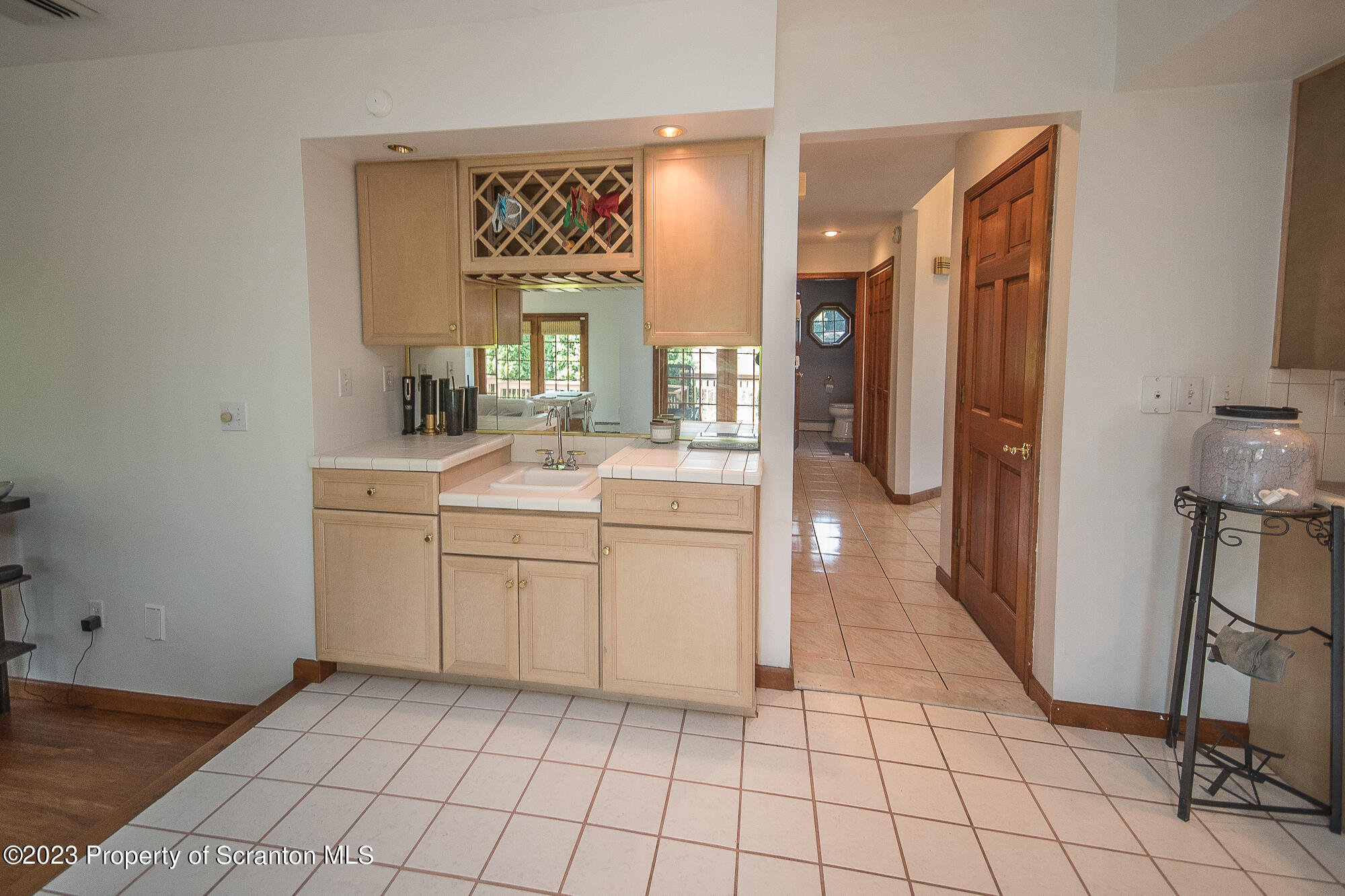 601 Hampton Road Clarks Summit, PA 18411 - Photo 8 of 23 Kitchen