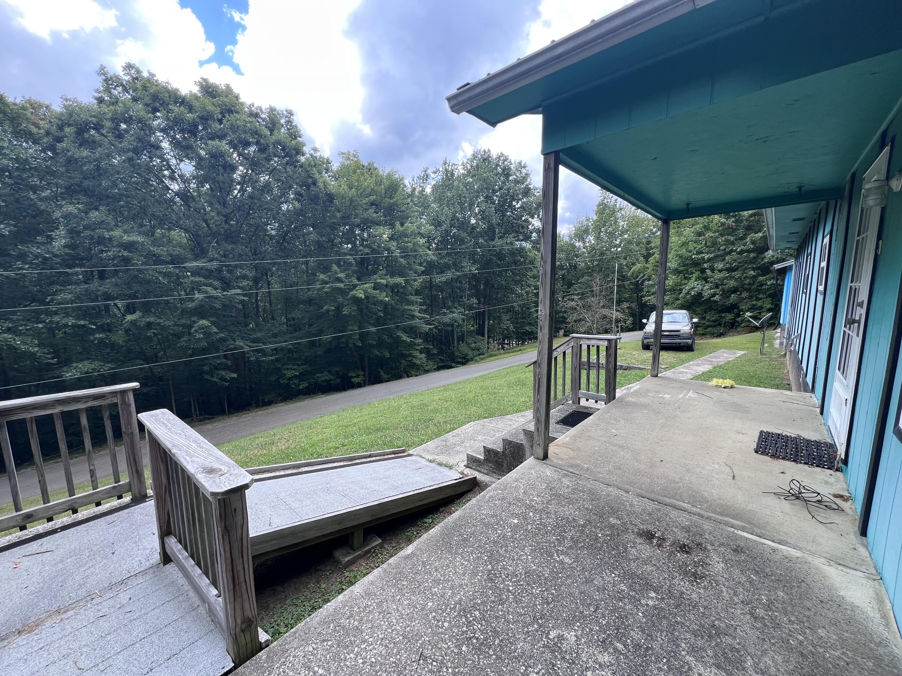 461 Round Ridge Road Pineville, KY 40977 - Photo 2 of 21 IMG_4609