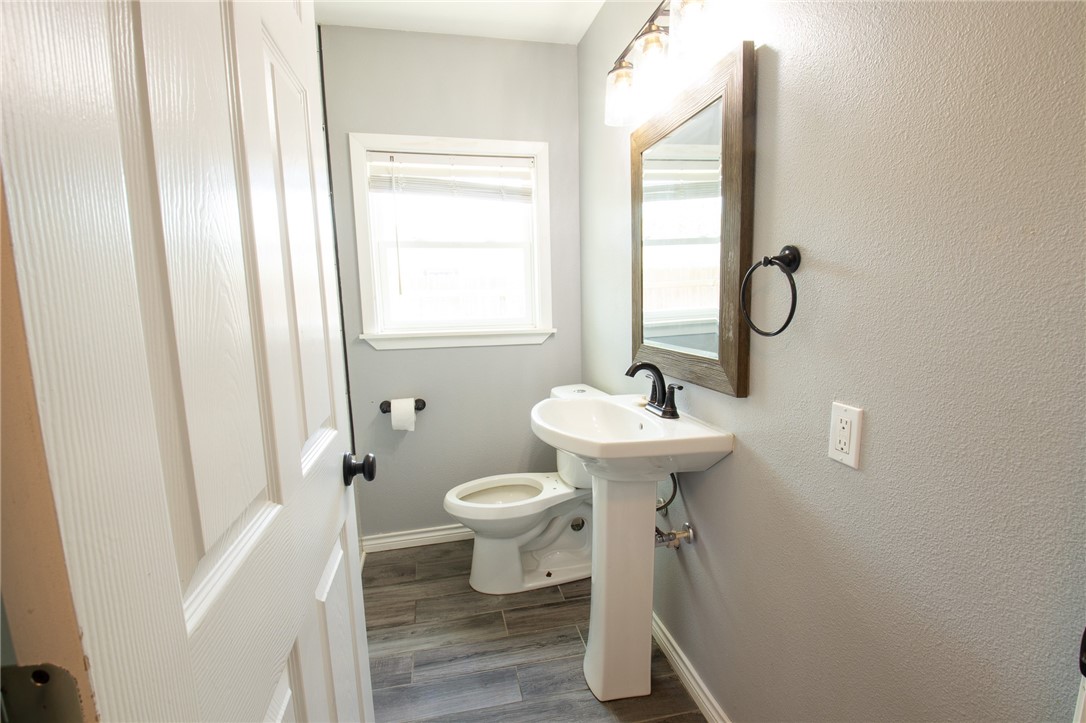 920 East Lewis Street Sinton, TX 78387 - Photo 18 of 24