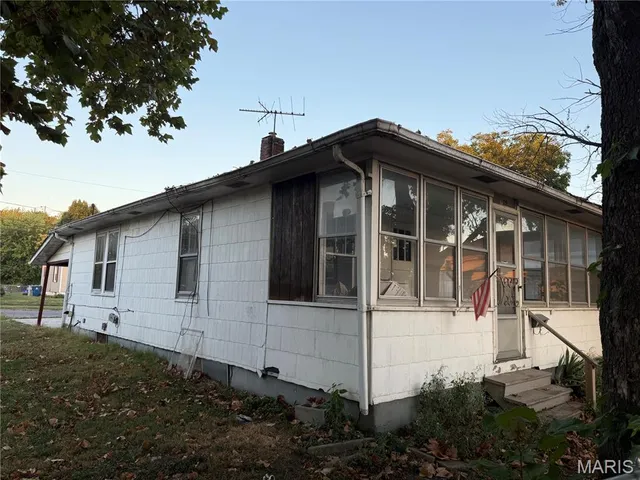 $60,000 | 109 South Shamrock Street, East Alton, IL 62024