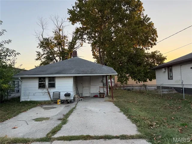 $60,000 | 109 South Shamrock Street, East Alton, IL 62024