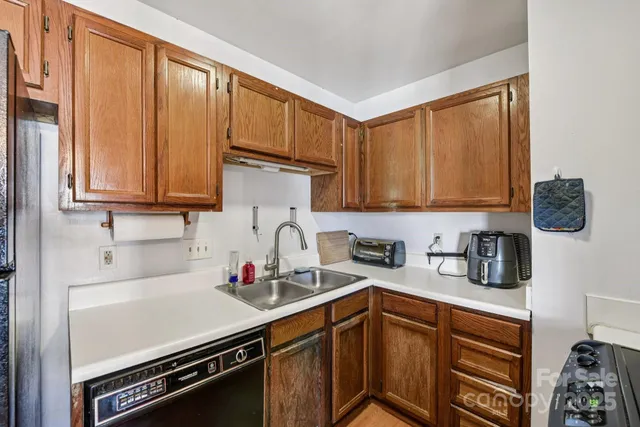 $220,000 | 6025 Crape Myrtle Lane, Charlotte, NC 28216